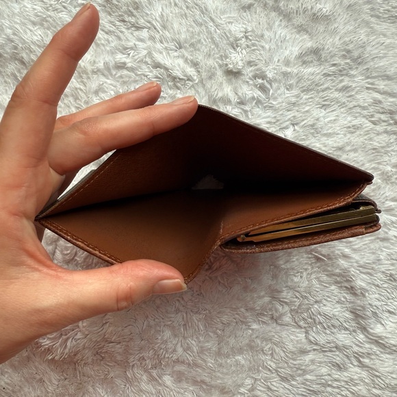 Louis Vuitton Monogram Kisslock Wallet - Picture 8 of 13